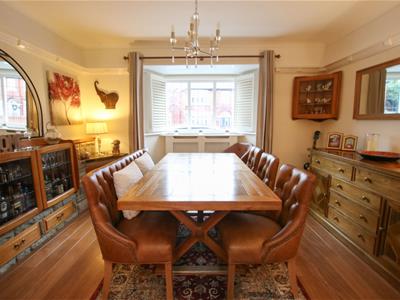 LARGE OPEN PLAN RECEPTION AREA